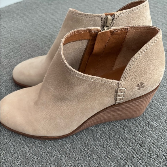 Lucky Brand Cream Suede Ankle Booties - Picture 3 of 6